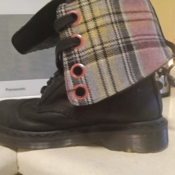 Dr. Marten Lace up Boots - Picture 1 of 3